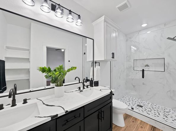 2909  Avenue B  , Fort Worth Texas 76105