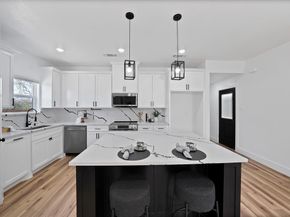 2909  Avenue B  , Fort Worth Texas 76105