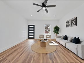 2909  Avenue B  , Fort Worth Texas 76105