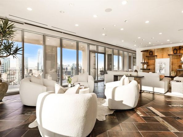 1717  Arts Plaza   2002, Dallas Texas 75201