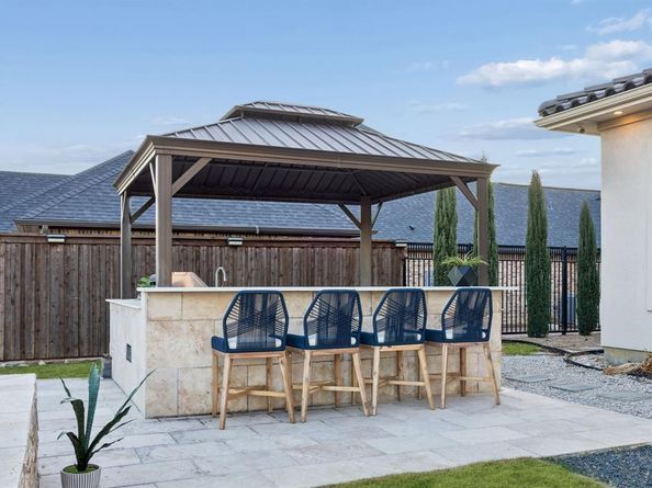 1121  Excalibur Boulevard , Lewisville Texas 75056