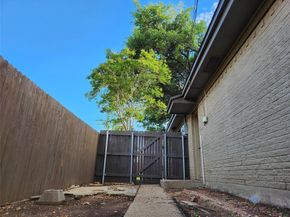 2822  Sunny Hill Lane , Farmers Branch Texas 75234