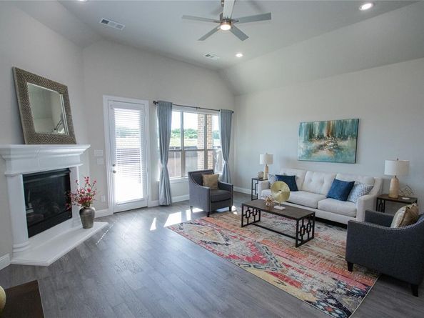 12709  Royal Oaks Lane , Farmers Branch Texas 75234