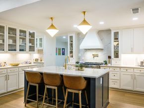 7423  Tangleglen Drive , Dallas Texas 75248