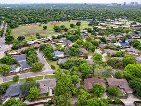 7423  Tangleglen Drive , Dallas Texas 75248