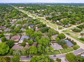 7423  Tangleglen Drive , Dallas Texas 75248