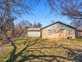 724 E Mustang Street , Crowley Texas 76036