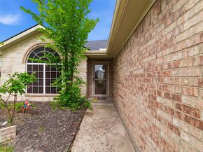 612  Owen Trail , Grand Prairie Texas 75051