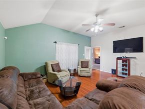 612  Owen Trail , Grand Prairie Texas 75051