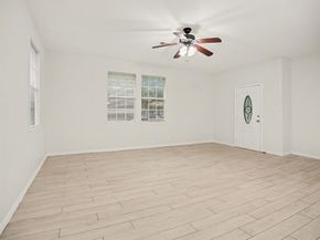 2446  Catherine Street , Dallas Texas 75211