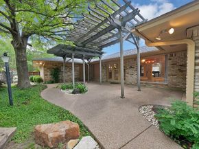 1008  Loch Lomond Drive , Arlington Texas 76012