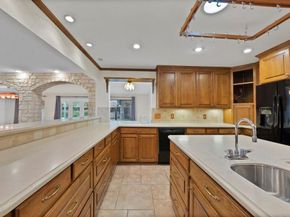 1008  Loch Lomond Drive , Arlington Texas 76012