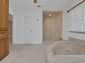 1008  Loch Lomond Drive , Arlington Texas 76012