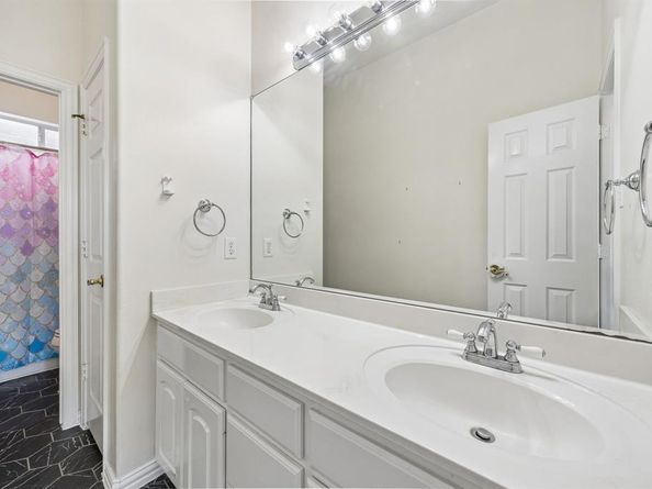 403  Hideaway Court , Euless Texas 76039