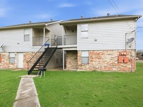 319  Ware Drive , Grand Prairie Texas 75051