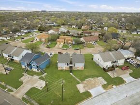 319  Ware Drive , Grand Prairie Texas 75051