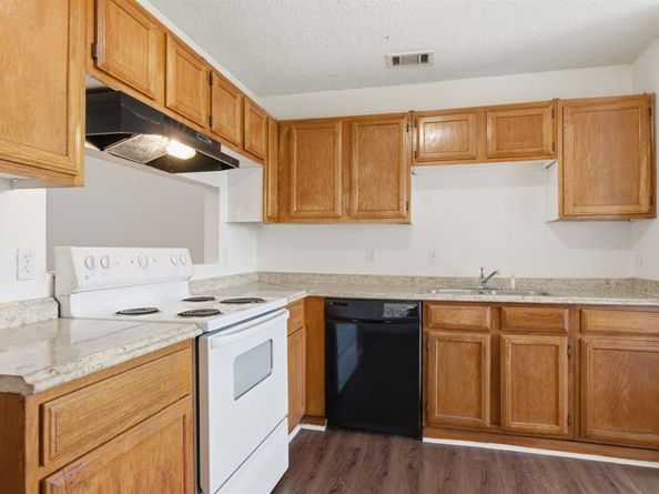 319  Ware Drive , Grand Prairie Texas 75051