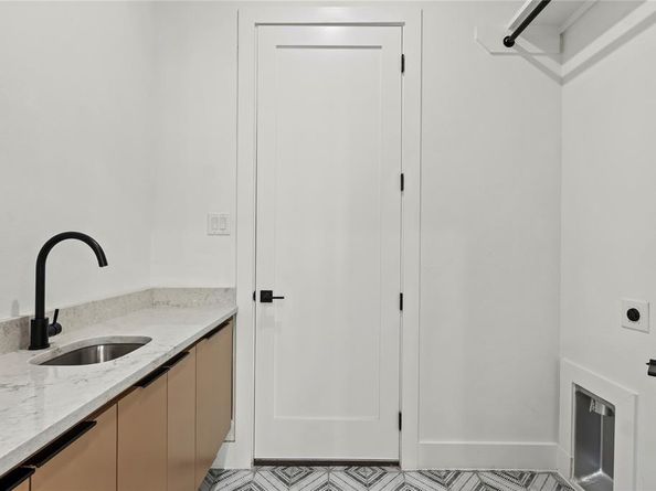 1503  Dennison Street , Dallas Texas 75212