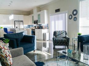 1846  Nomas Street , Dallas Texas 75212