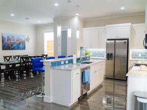 1846  Nomas Street , Dallas Texas 75212