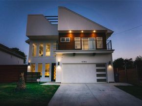 1846  Nomas Street , Dallas Texas 75212