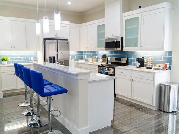 1846  Nomas Street , Dallas Texas 75212