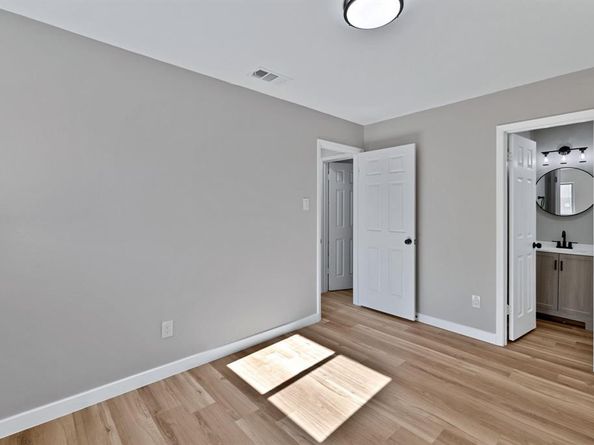 3205  Mccollum Street , Irving Texas 75061