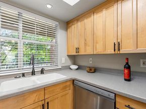2535  Wedglea Drive  224, Dallas Texas 75211