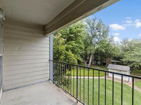 2535  Wedglea Drive  224, Dallas Texas 75211