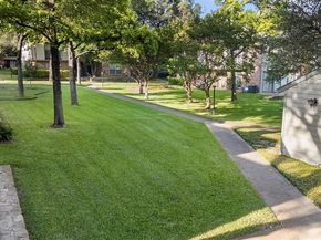 2535  Wedglea Drive  224, Dallas Texas 75211