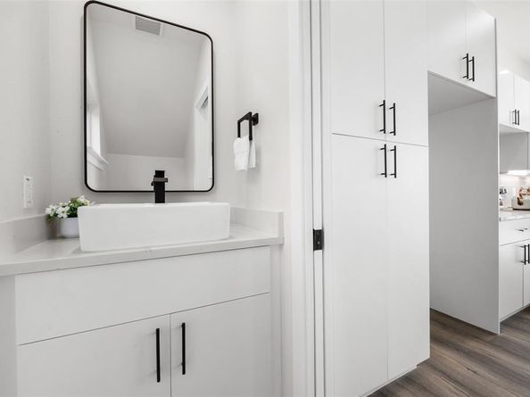 312 S Glasgow Drive , Dallas Texas 75214