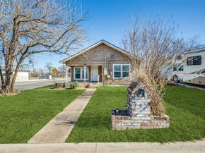 701  Lakey Street , Denton Texas 76205