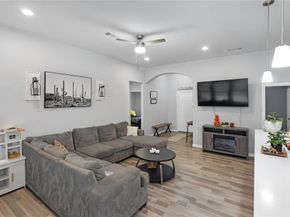 1317  Dacki Avenue , Dallas Texas 75211