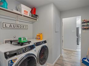 1317  Dacki Avenue , Dallas Texas 75211