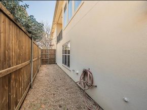 3827  Holland Avenue  B, Dallas Texas 75219