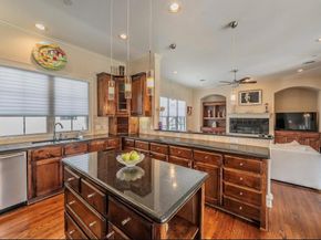 3827  Holland Avenue  B, Dallas Texas 75219