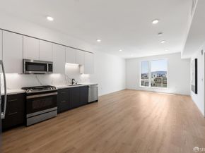 52 Kirkwood Avenue 421, San Francisco CA 94124