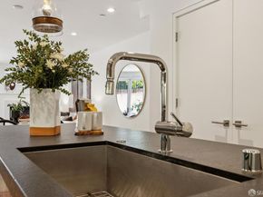 942 South Van Ness Avenue, San Francisco CA 94110