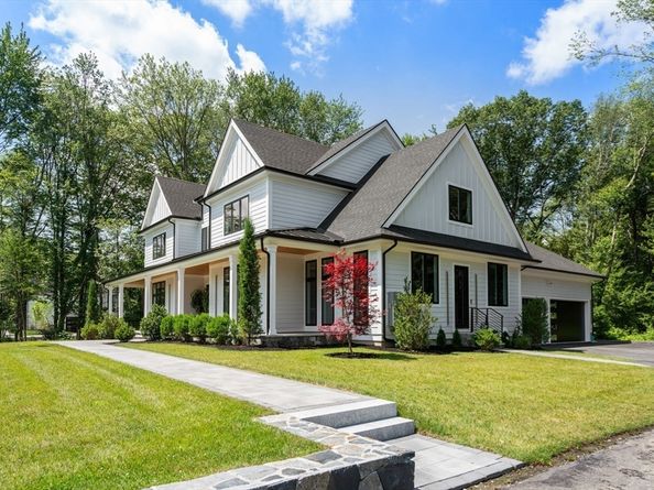 105 Lincoln St, Northborough MA 01532