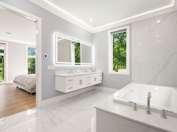 105 Lincoln St, Northborough MA 01532