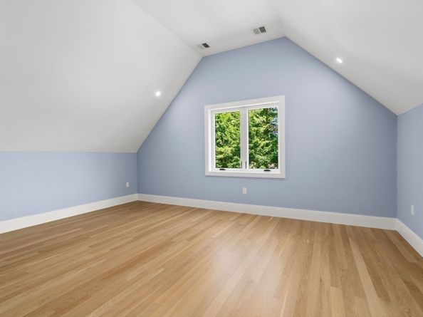 105 Lincoln St, Northborough MA 01532
