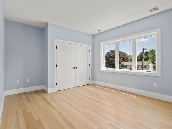 105 Lincoln St, Northborough MA 01532