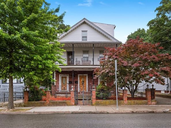 105 Washington Ave, Chelsea MA 02150