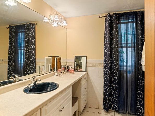105 Washington Ave, Chelsea MA 02150