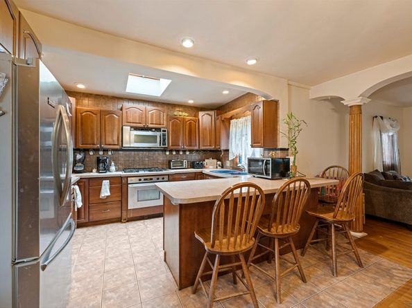 105 Washington Ave, Chelsea MA 02150