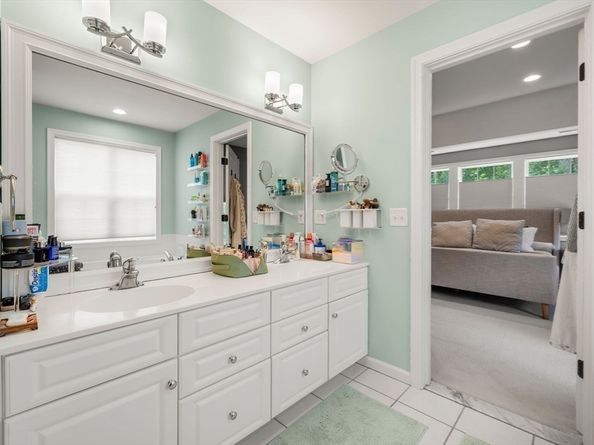 15 Bagnell Dr 15, Pembroke MA 02359