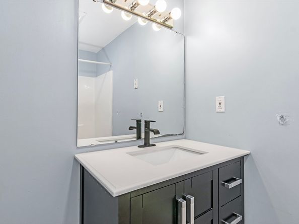 44 Grove St, Milford MA 01757