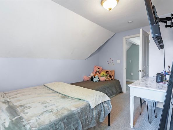 44 Grove St, Milford MA 01757
