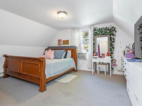 44 Grove St, Milford MA 01757