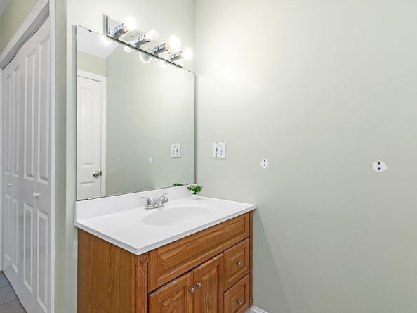 44 Grove St, Milford MA 01757